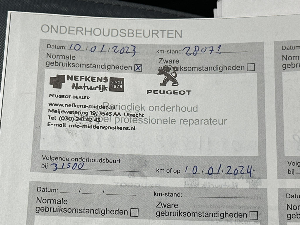 42352800-17.jpg