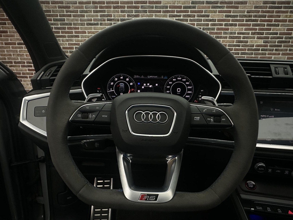42572713-9.jpg