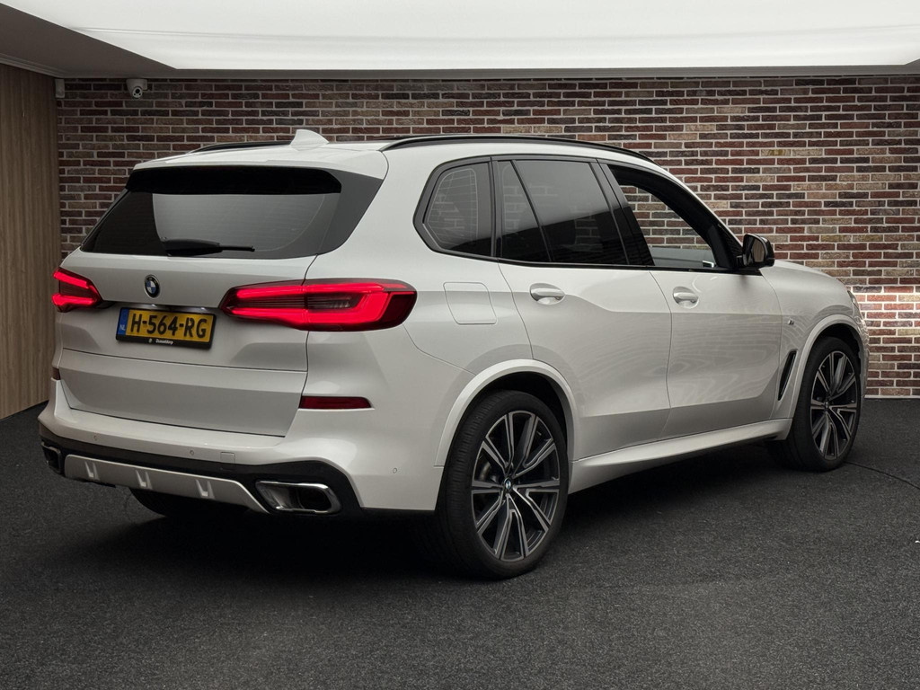 54524081-1.jpg